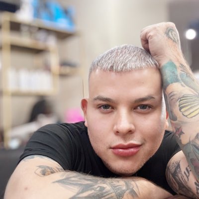 JoyRe21's tweet photo. #NuevaFotoDePerfil https://t.co/5eIFdpn5gj