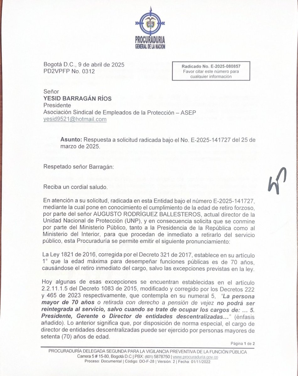 UNPColombia's tweet photo. Procurador General le aclara a sindicalista, que el cargo de director de la UNP está exceptuado del retiro forzoso por edad.

La precisión sobre el no retiro forzoso del director de la UNP, por haber cumplido los 70 años, ha generado una delirante andanada de mensajes... https://t.co/l9rMWEPKNW