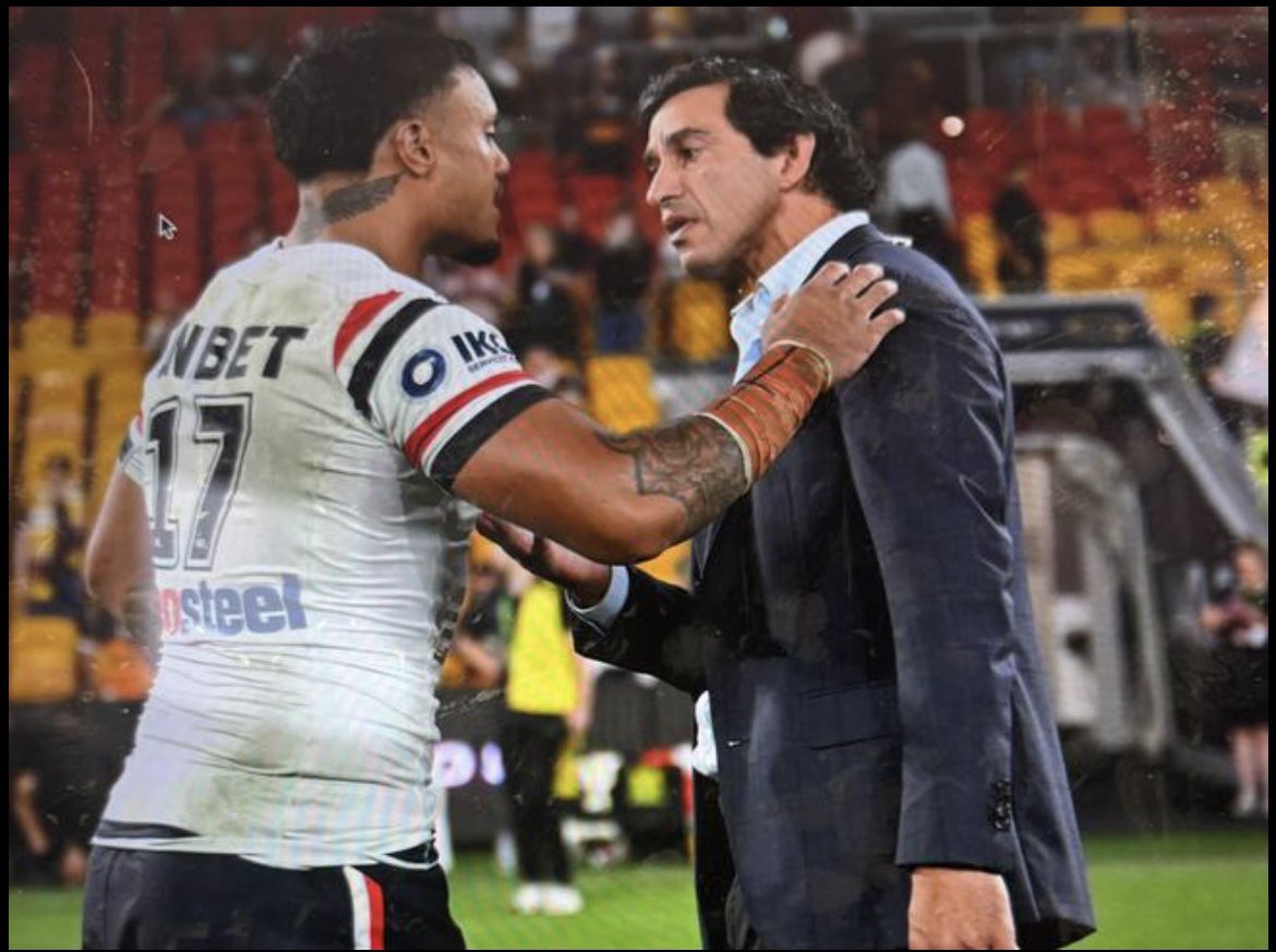 matty_mccabe1's tweet photo. When Thurston judges people, surely the people he is judging and talking about have a right of reply?
Rather than throwing to the media, Leniu addressed Thurston face to face.
Why is Thurston having a cry?
#leniu #thurston #nrl https://t.co/gwzMJTmPuL