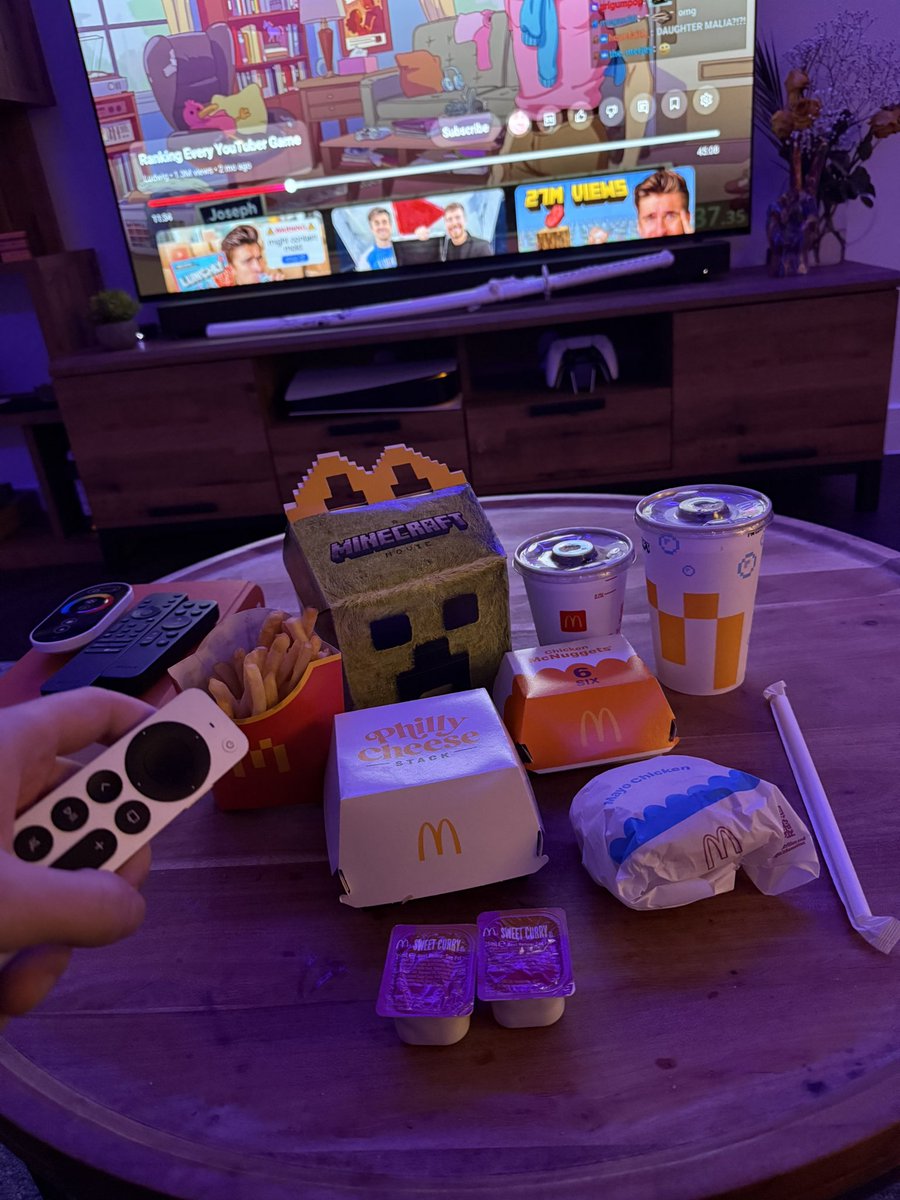 GodDemitri's tweet photo. Reimburse this now and thank me in the DMs. £17 https://t.co/GrvHMmT8kh
