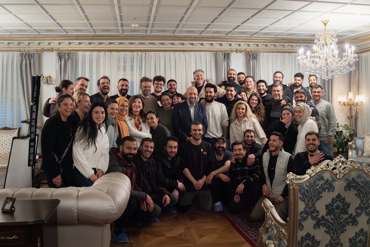 ysnirmk's tweet photo. #kizilcikşerbeti vedalar vedalar @ketche1 hocam özledik beee https://t.co/CCfahJMWz3