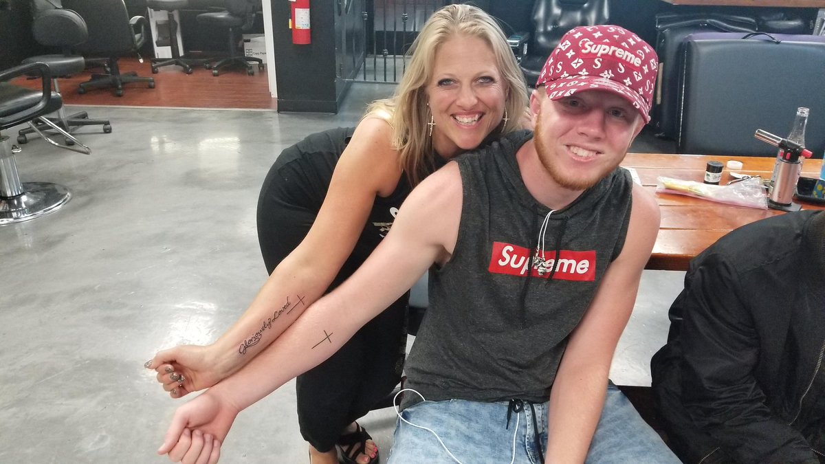 ZoeyKing_Desire's tweet image. 🎁💝The best present in the whole world is when your son calls you and shares his life adventures! Life is perfect,  if my kids are happy and dancing, living the life!✨️🥳💃🕺
Shhh...it's even better than chocolate 🍫 😋! 
#proudmomma #parentingneverends #bestfriends