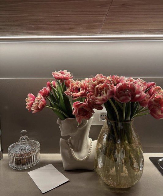 i3Moment's tweet photo. Tulips 🌷 https://t.co/hBAA0UV9sj