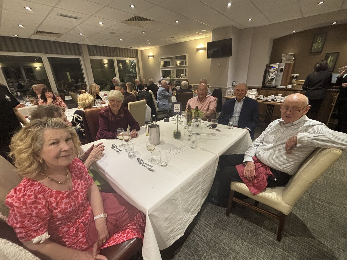 Romfordgolfclub's tweet photo. 2/4 A fantastic Indian Speciality evening. Huge thanks to Chef Anis and his amazing team, as well as John and the bar team! Everything was perfect. Great food, great atmosphere, and truly a memorable night #rgc #perksofbeingamember https://t.co/anRcdvpnHA