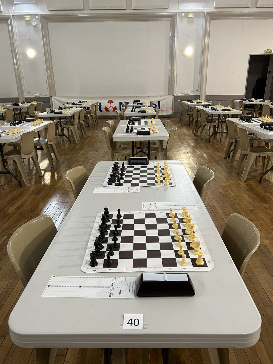 La salle des fêtes d’Enghien-les-Bains est prête pour accueillir le Championnat d’Échecs du Val d’Oise 2025, organisé par L’Echiquier du Lac, et les 164 inscrits.
Ce tournoi homologué Fide se déroulera ce week-end. <a href="/ffechecs/">Fédération Française des Échecs</a> <a href="/EnghienlesBains/">Enghien-les-Bains</a> <a href="/valdoise/">Département du Val d'Oise</a>