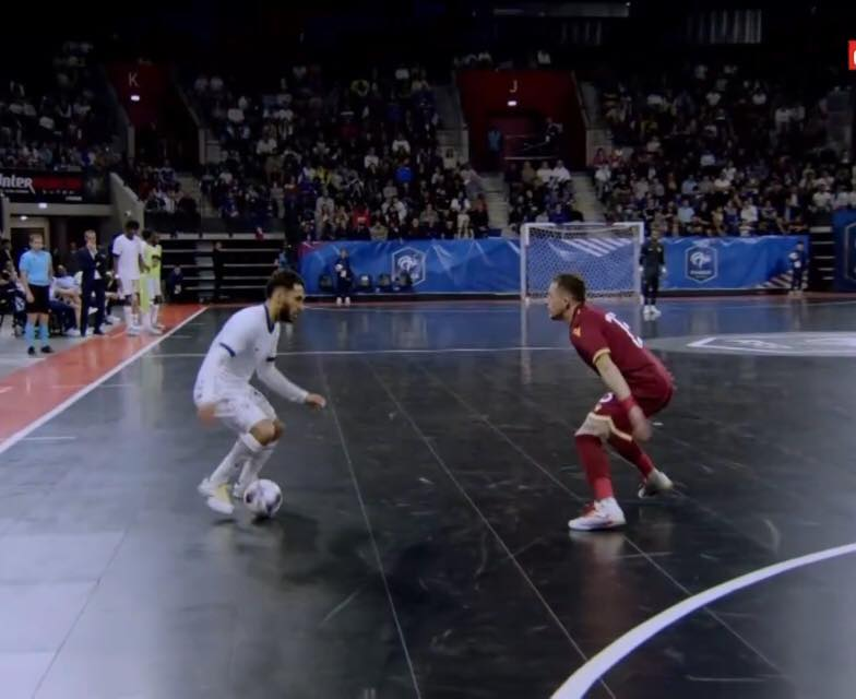 France_Futsal_c's tweet photo. #FRABUL - Des Bleus verts florissants 💚💚💚!
L'équipe de France 🇫🇷 n'a pas fait de détails en dominant largement la Bulgarie 🇧🇬 8-0 (4-0), faisant plaisir au public stéphanois qui a répondu présent ce vendredi soir (3.059 spectateurs à guichets fermés). L'ailier barcelonais Mamadou Touré et Inza Koné ont fait un doublé chacun, les autres buts ayant été inscrit par Steve Bendali, le buteur parisien Mamadou Touré, Souheil Mouhoudine et Mickaël De Sa Andrade.
Toujours leaders du Groupe 10, les hommes de Raphaël Reynaud défendront leur position mercredi prochain à Tbilissi face à la Géorgie 🇬🇪 (17h00 heure française). Cette dernière ayant gagné au Kosovo 🇽🇰 (1-3), la qualification directe pour l'Euro se jouera entre les deux équipes #GEOFRA dans le Caucase.