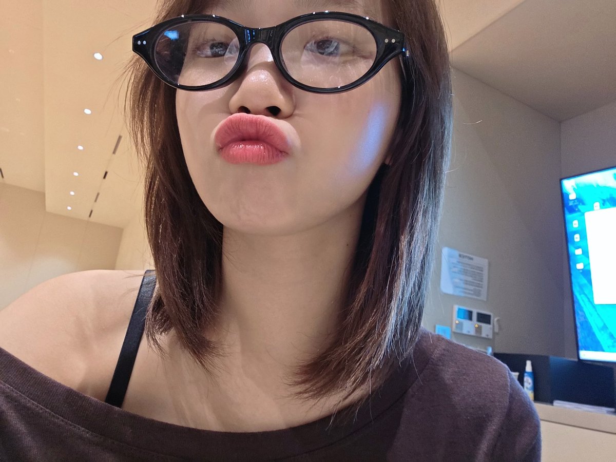 le sserafim pics tweet media