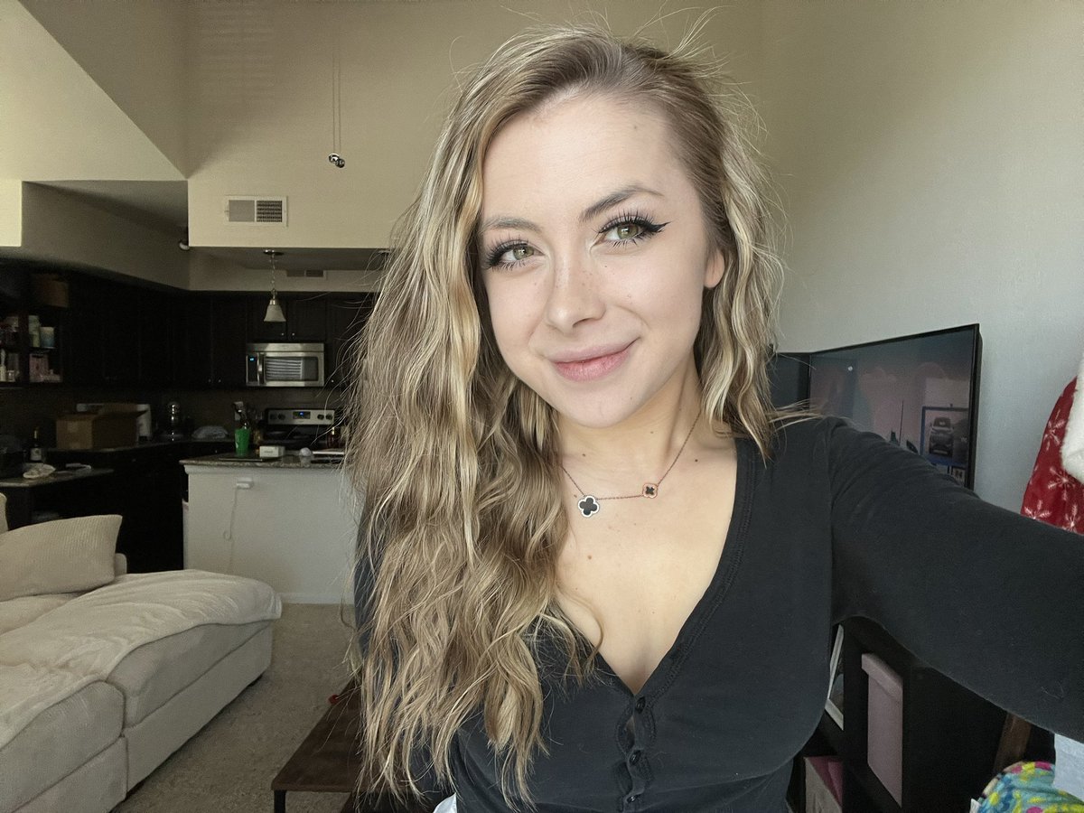 Shortypie's tweet image. Live rn for the @Luminosity TOP 5 RISING STARS results!!!! 

Any support will be so appreciated 🤍

Rain or shine it’s a good day 🤍

Kick.com/shortypie