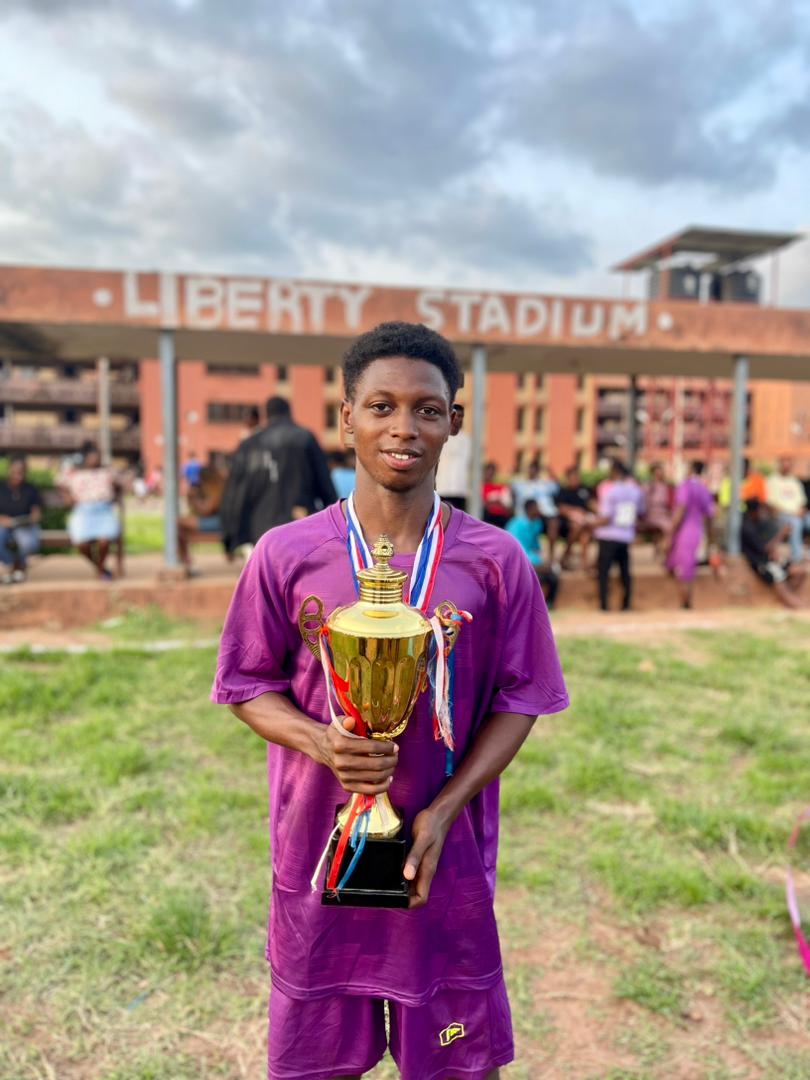 🚨BEST PLAYER OF THE UNIBEN 5-ASIDE MEN'S FOOTBALL 

OLUSHINA OF BAMSSA. 🏆 

Well deserved! ✅