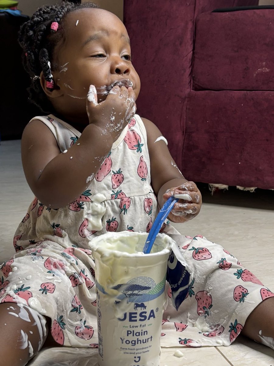 AltezzaBlessing's tweet photo. Ki plain yoghurt kiwomereraaa Naye tekisiiinga strawberry 😁 https://t.co/6wpujEUcFD