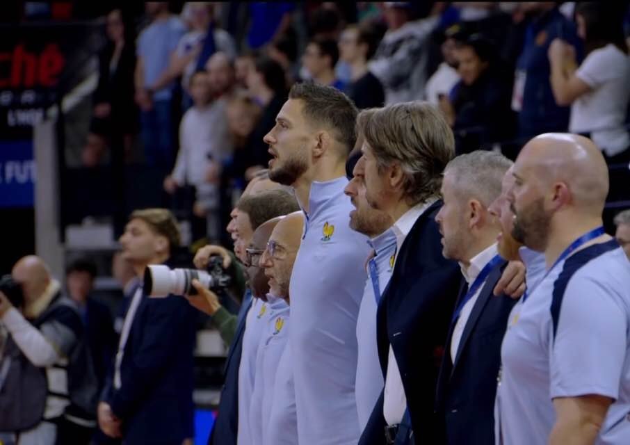 France_Futsal_c's tweet photo. #FRABUL - Des Bleus verts florissants 💚💚💚!
L'équipe de France 🇫🇷 n'a pas fait de détails en dominant largement la Bulgarie 🇧🇬 8-0 (4-0), faisant plaisir au public stéphanois qui a répondu présent ce vendredi soir (3.059 spectateurs à guichets fermés). L'ailier barcelonais Mamadou Touré et Inza Koné ont fait un doublé chacun, les autres buts ayant été inscrit par Steve Bendali, le buteur parisien Mamadou Touré, Souheil Mouhoudine et Mickaël De Sa Andrade.
Toujours leaders du Groupe 10, les hommes de Raphaël Reynaud défendront leur position mercredi prochain à Tbilissi face à la Géorgie 🇬🇪 (17h00 heure française). Cette dernière ayant gagné au Kosovo 🇽🇰 (1-3), la qualification directe pour l'Euro se jouera entre les deux équipes #GEOFRA dans le Caucase.
