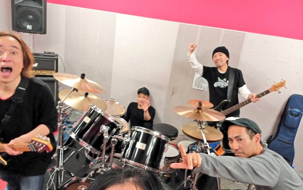 9Yr2kwuDKv51835's tweet photo. 本日練馬でライブですが
フライヤーも届かないので
次回行く大黒摩季ちゃんのチケット貼ります
今回のスネアはコチラ
仕事で間に合わないなら
オケを流すそう
色々とすみません🙏
#大黒研究会
#大黒摩季コピバン
#ブラックビューティー
#困った時はラディック
#lb417kt
#lb417 https://t.co/T6cGo25Gf7