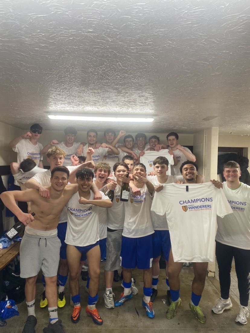 kadenbuck6's tweet photo. What a way to finish off youth football 🔵

@angela_mrozek @IWFC_Develop https://t.co/dtk3paZohp