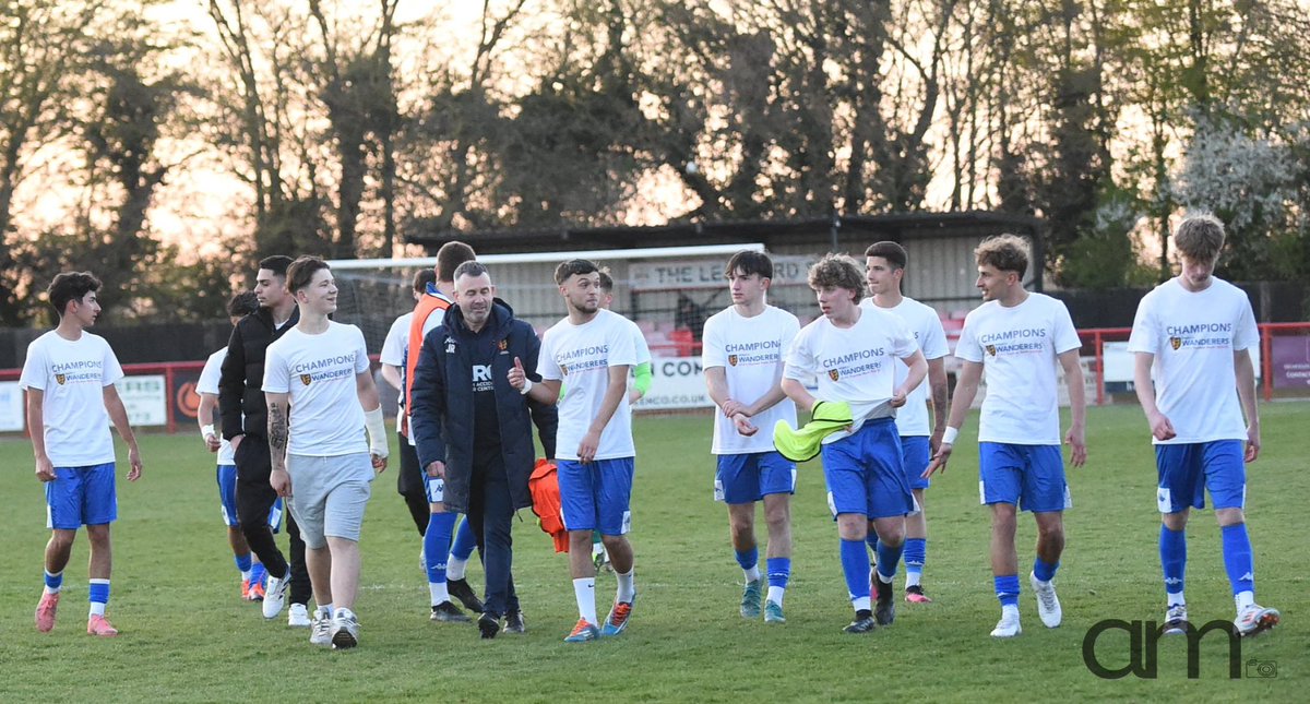 kadenbuck6's tweet photo. What a way to finish off youth football 🔵

@angela_mrozek @IWFC_Develop https://t.co/dtk3paZohp