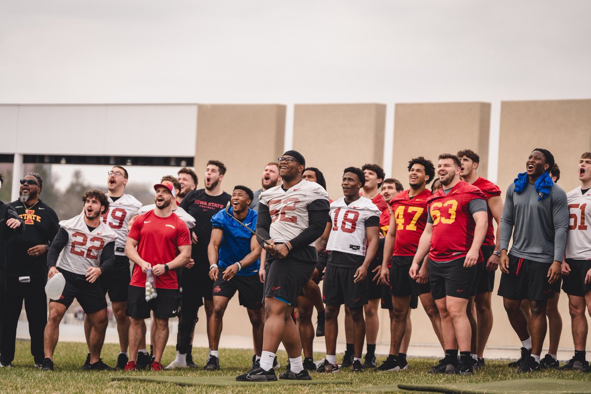 CycloneFB's tweet photo. A tradition unlike any other⛳️ https://t.co/XGpDLx2XxJ