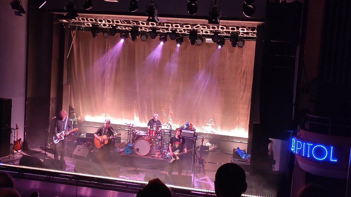 jazzlife75's tweet photo. #tocotronic #goldenyears #capitol #hannover https://t.co/LpDAdVE7ax