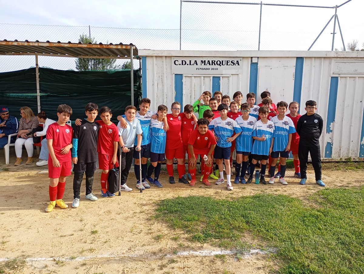 Magnífica tarde de convivencia en el partido amistoso entre los alevines <a href="/CdMarquesa/">CD La Marquesa</a>  y <a href="/SherryAtletico/">C.F. SHERRY ATLÉTICO</a> (C). Será el primero de muchos, porque los nuestros son duelos de máxima cordialidad. El resultado es lo de menos, lo importante es y será seguir aprendiendo juntos.