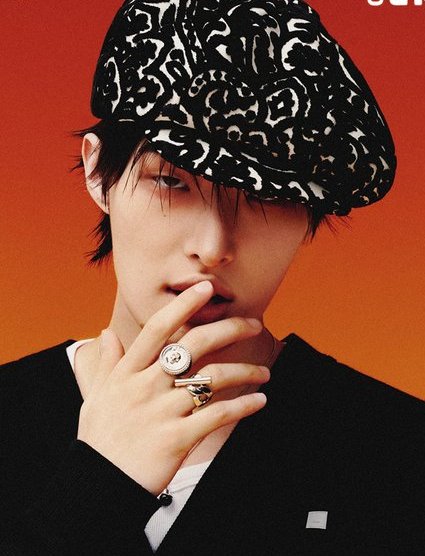 skyewildflower9's tweet photo. Song Mingi😳🫠😍🥰I initially was zooming in to take a look at  your @McQueen  rings but instead - the finger on your lip - stole, not just my eyes but all my senses' focus &amp; attention🔥😳🔥
#NotionMagazine #notion #ATEEZ 
#민기 #MINGI #fixon #fixon_n_on https://t.co/45mzQwoyMn