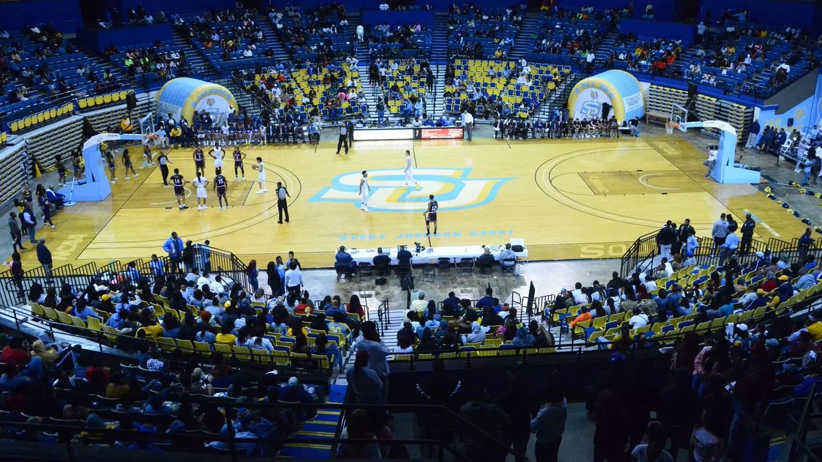 Blessed to receive a division 1 offer from Southern University🩵💛!
