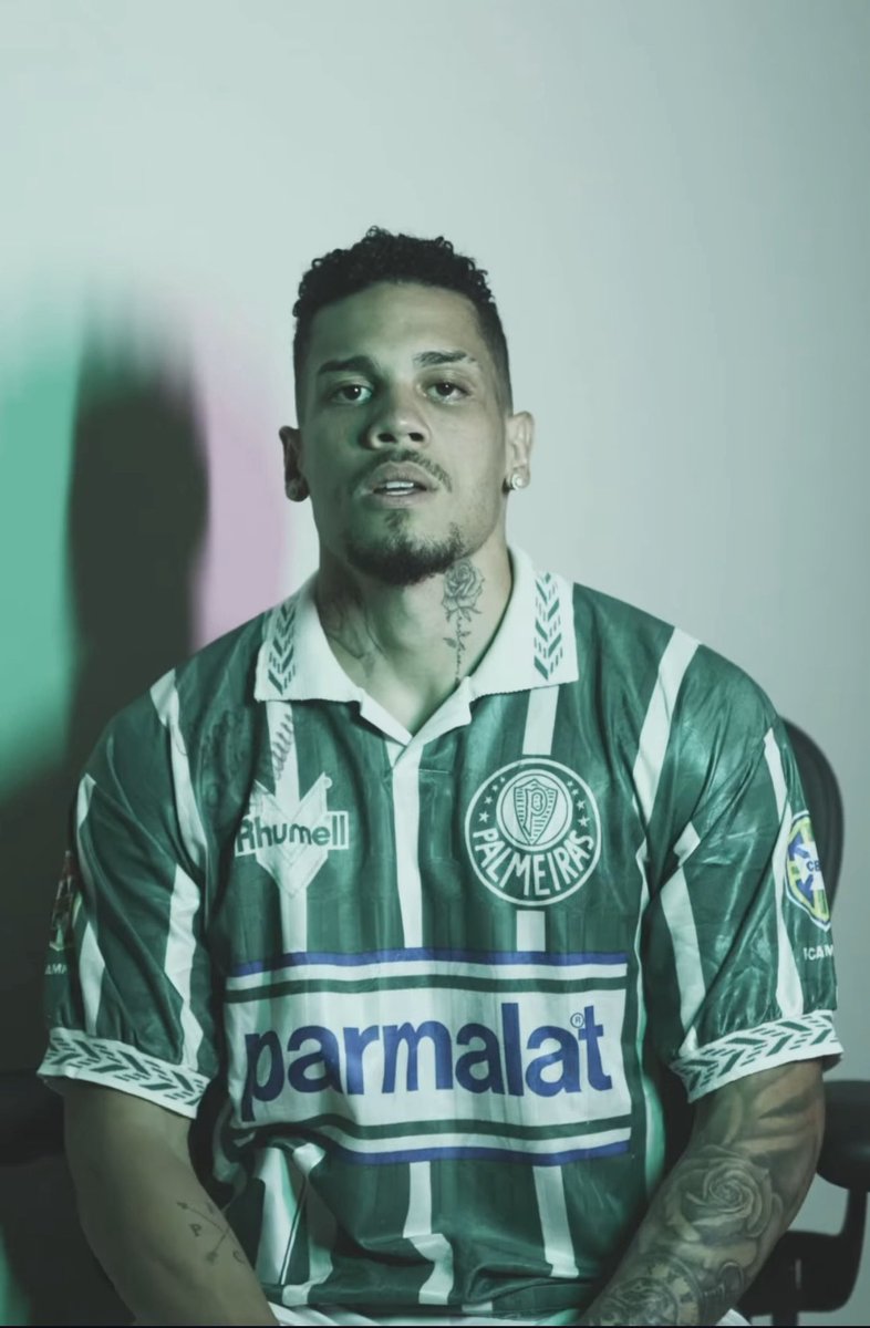 b_ferri's tweet photo. Paulinho produziu um vídeo para anunciar que está de volta aos campos, com direito a icônica camisa da era Parmalat. https://t.co/nPN1XnKfN6