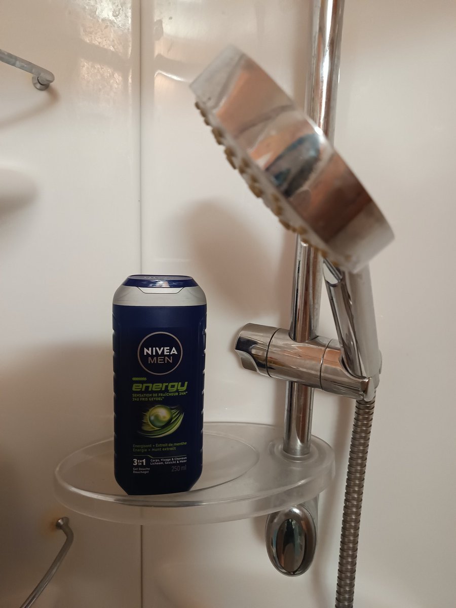 TestMaquillage's tweet photo. Nouveau test:
Le gel douche 3 en 1 homme Energy' a l extrait de menthe rafraîchissante .
Vous procurera une sensation de fraîcheur durable pour 24 heures ' laissant votre peu et vos cheveux revitalisés et soignés.

#hometesterclubfr

#NIVEAMEN
#produitoffert https://t.co/vI7nTR2eCK
