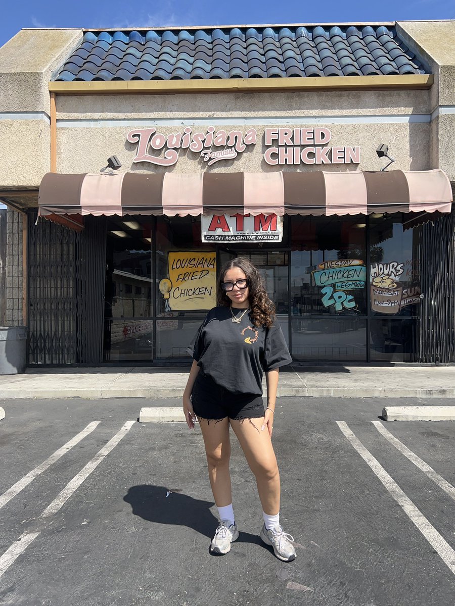 Hi guys! 

I’m Chelsea. I’m the owner of the only Black owned Louisiana Fried Chicken in LA. Spread the word that we’re here at 9914 S. Broadway, LA 90003. Come support and please RT! 🧡