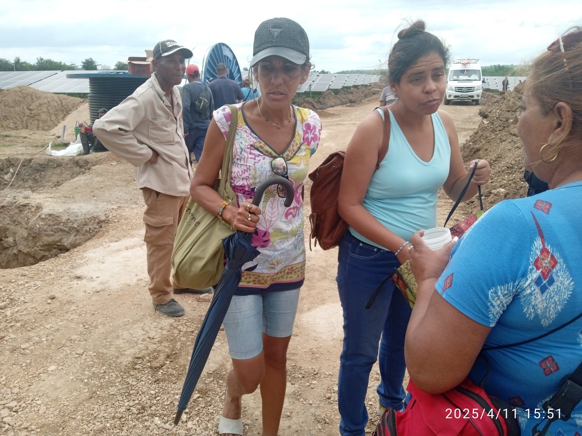 Dics_Contre1234's tweet photo. Asalto de Amor  ❤️ y Cariño, por trabajadores de la Administración Municipal del Poder Popular, al Parque Solar Fotovoltáico "Las Guasimas". #Contramaestre . #SantiagodeCuba. https://t.co/qu0E8LAGoS