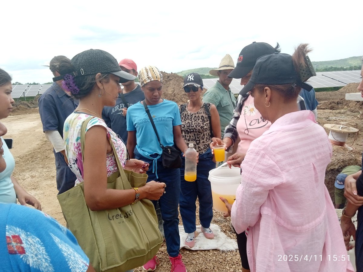 Dics_Contre1234's tweet photo. Asalto de Amor  ❤️ y Cariño, por trabajadores de la Administración Municipal del Poder Popular, al Parque Solar Fotovoltáico "Las Guasimas". #Contramaestre . #SantiagodeCuba. https://t.co/qu0E8LAGoS