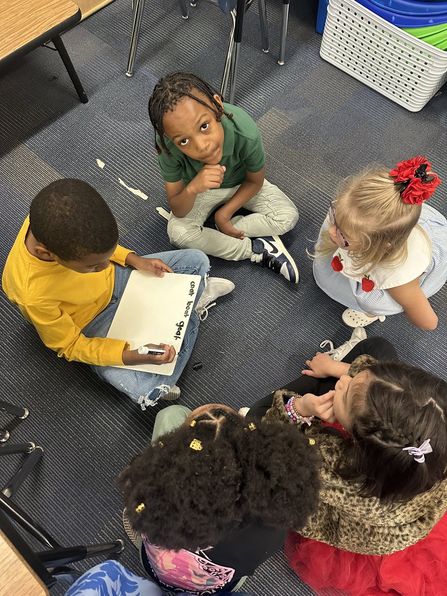 MsPoteat14's tweet image. Team work makes the dream work!🤩 @RTEFlightStatus @RichlandTwo