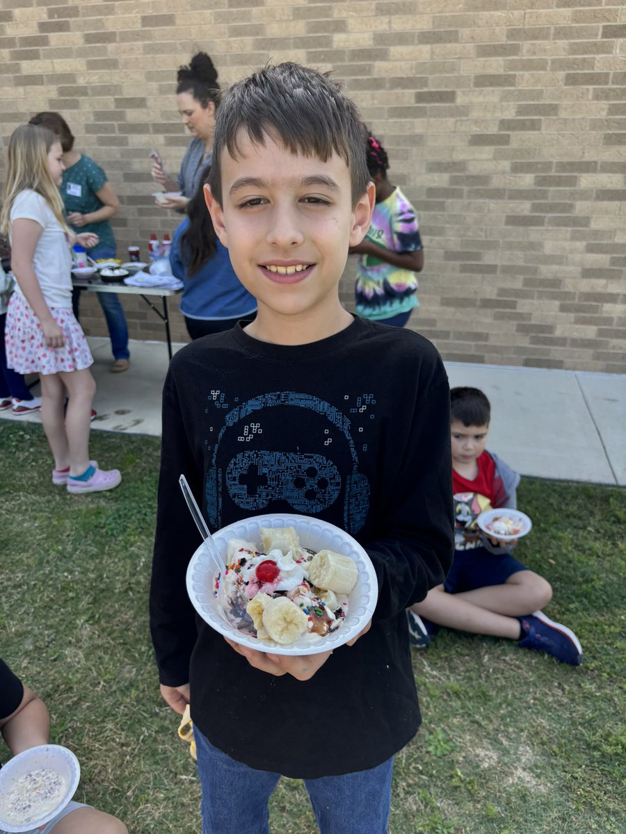 Eisha Roberson (@msrobersonreads) on Twitter photo Our 3rd graders scooped up success with their hard work during STAAR prep and earned every sprinkle of their sweet reward! We’re so proud of how they chilled under pressure and crushed their first STAAR test like pros! <a href="/MooreCFISD/">MooreCFISD</a> #CFISDspirit <a href="/CyFairISD/">Cypress-Fairbanks ISD</a> Our 3rd graders scooped up success with their hard work during STAAR prep and earned every sprinkle of their sweet reward! We’re so proud of how they chilled under pressure and crushed their first STAAR test like pros! <a href="/MooreCFISD/">MooreCFISD</a> #CFISDspirit <a href="/CyFairISD/">Cypress-Fairbanks ISD</a>