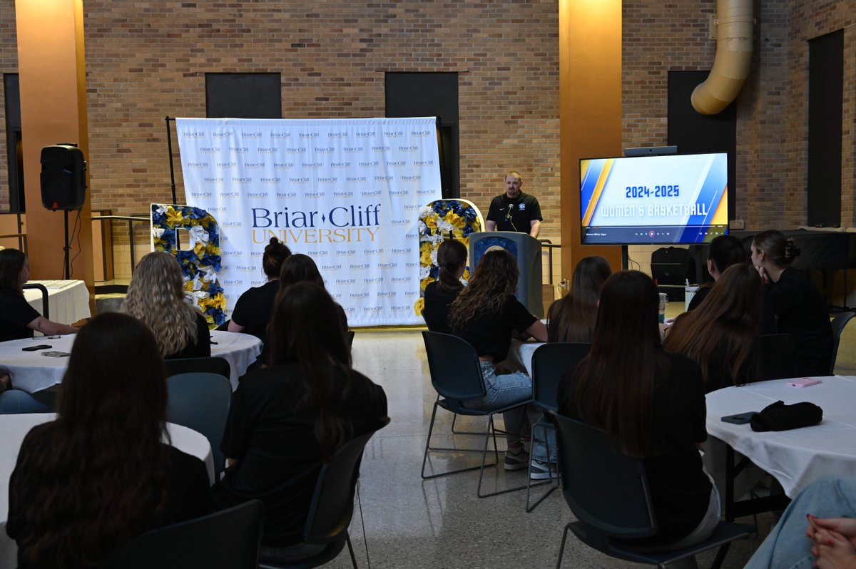 Briar Cliff tweet media