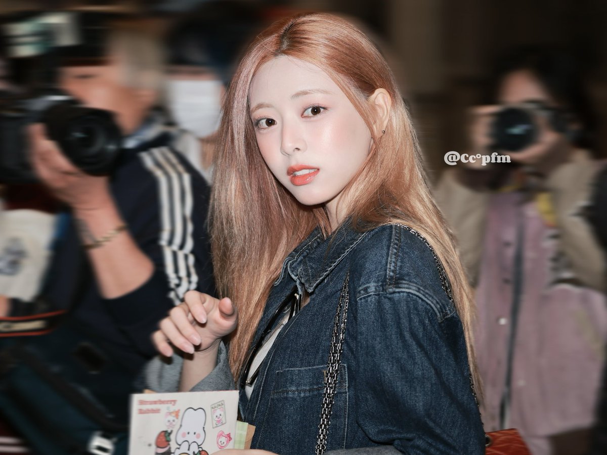 cc_pfm's tweet photo. 250412 ICN

#ITZY #있지 #YUNA #유나 https://t.co/CbYJMV6aoC
