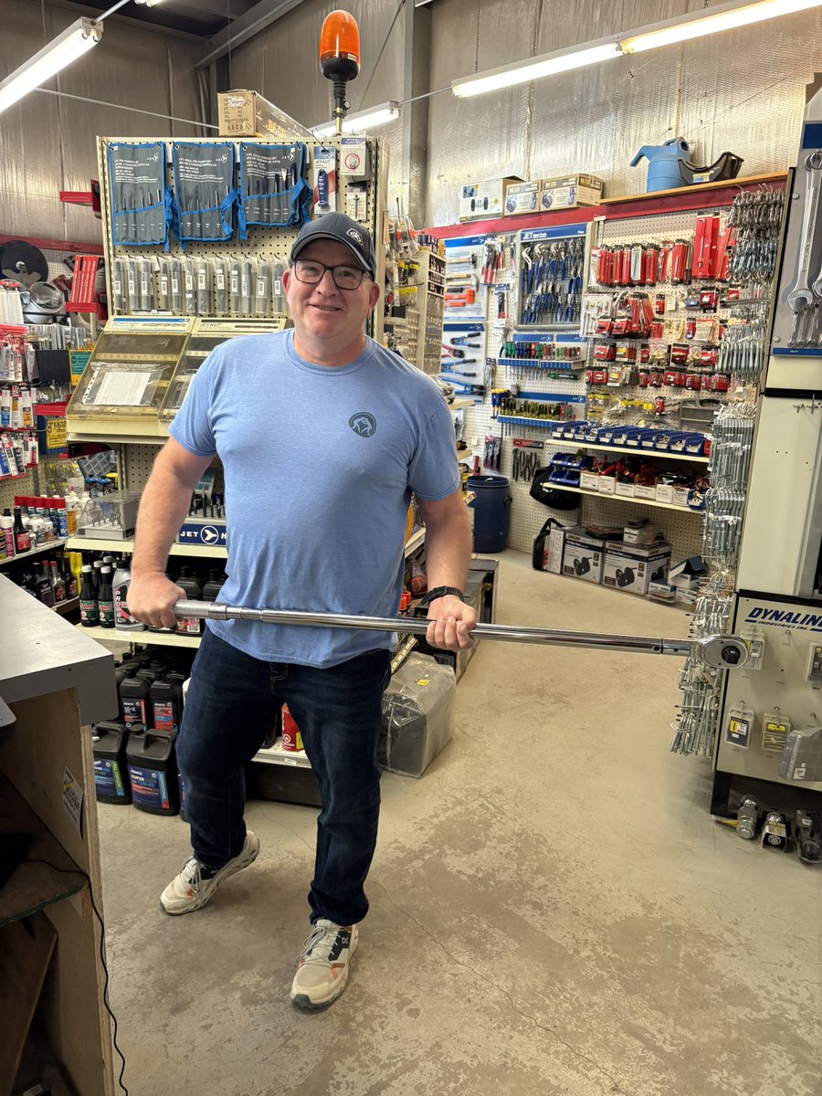 RMB2020ltd's tweet image. On this very special edition of #DemoFriday Russ Fersch stated that he will come to your shop and torque your wheels up with his massive new torque wrench! 

(Disclaimer: he’s not actually gonna do that for you, sorry)