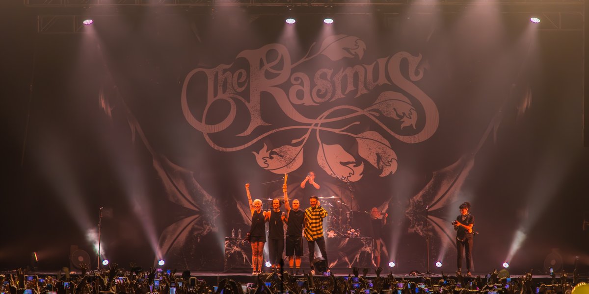 zona3noticias's tweet photo. #ZONA3Música |🎸 The Rasmus celebra 30 años con su “Weirdo Tour” en México 🇫🇮🔥
La banda finlandesa regresa en 2025 con shows llenos de nostalgia y nuevos sonidos.

📍10 Dic – GDL
📍12 Dic – MTY
📍13 Dic – CDMX

Boletos en https://t.co/yBG9GdSG15
#TheRasmus #WeirdoTour #Zona3 #RockAlternativo