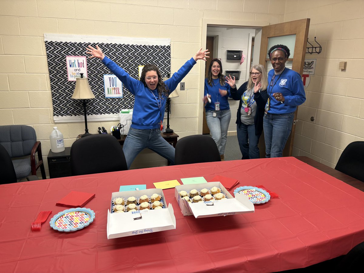 Joy Knighton (@jgknighton) on Twitter photo Felt the love this AP Appreciation week! Lunch & some swag from <a href="/RobertLStevens/">Robert L. Stevens, II</a>, goodies from the <a href="/QMSPTSO/">Quioccasin Middle School PTSO</a>, treats from <a href="/QCounseling/">QMSCounseling</a> and other thoughtful notes of appreciation. Itβs a tough but rewarding job and Iβm grateful for our <a href="/QMSGriffins/">Quioccasin Middle School</a> community! Felt the love this AP Appreciation week! Lunch & some swag from <a href="/RobertLStevens/">Robert L. Stevens, II</a>, goodies from the <a href="/QMSPTSO/">Quioccasin Middle School PTSO</a>, treats from <a href="/QCounseling/">QMSCounseling</a> and other thoughtful notes of appreciation. Itβs a tough but rewarding job and Iβm grateful for our <a href="/QMSGriffins/">Quioccasin Middle School</a> community!