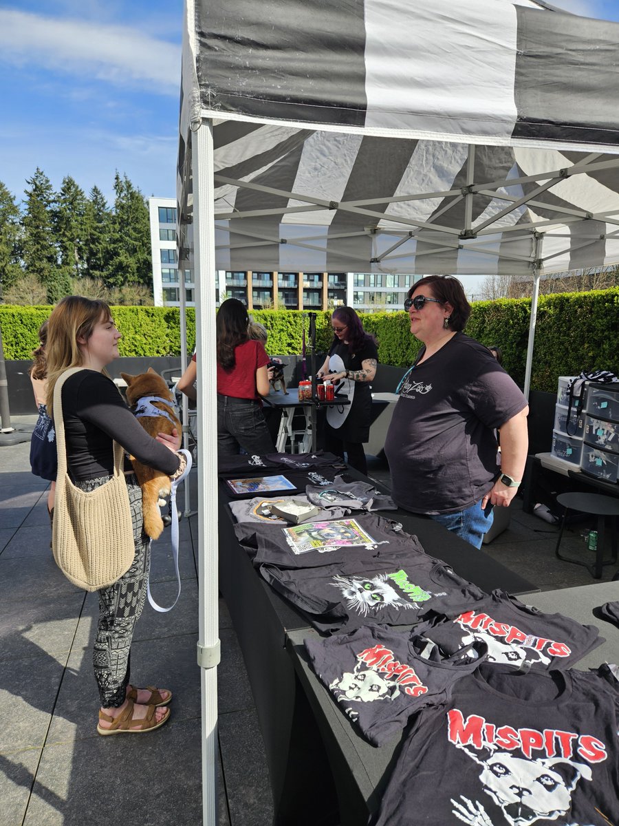 MotleyZooRescue's tweet image. 💙 All proceeds support Motley Zoo Animal Rescue — and every merchandise purchase and donation goes straight to their mission of saving lives!

LINK--&amp;gt; loom.ly/iuI0qwM 

#PupCrawlGrandFinale #PupParade #CostumeContest #AdoptDontShop #MotleyZoo #PawtyTime #SupportRescue