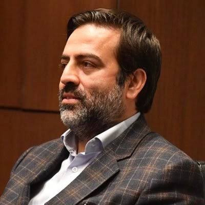 Ekrem Başkanla birlikte tutuklanan kardeşlerimizden biri de Umut Şenol.

Umut Boğaziçi mezunu üstüne Harvard Business School’da MBA master derecesi var.

Türkiye’nin en parlak beyinlerinden bir tanesi.

İftira mağduru ve Silivri’de yatıyor.