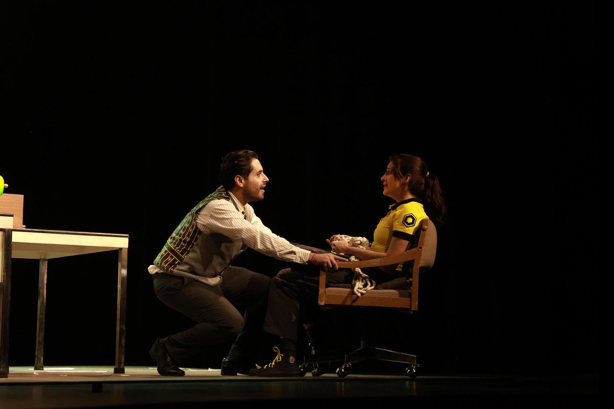 eduardotanus's tweet photo. “Todo Está Bien” 
Una comedia que cuestiona desde el absurdo la rutina y el caos laboral en el que a veces podemos encontrarnos. 
Muy corta temporada de miércoles a dom n el Teatro Orientación Luisa Josefina Hernández, @CCB_INBAL De @alereyes dirección @rogelorama  @25produccion https://t.co/HLKzI5jfpw