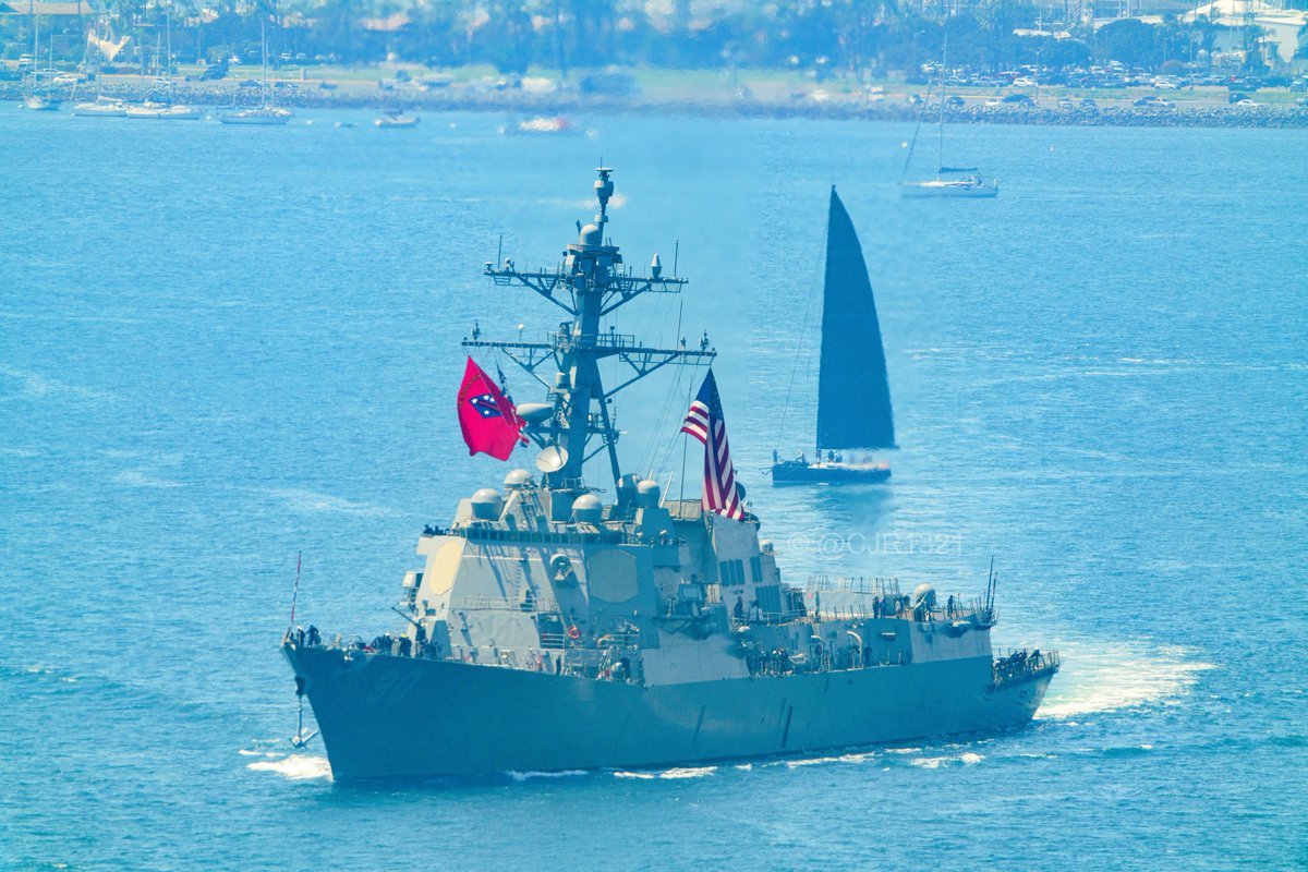 WarshipCam's tweet photo. USS Chafee (DDG 90) Arleigh Burke-class Flight IIA guided missile destroyer coming into San Diego - April 11, 2025 #usschafee #ddg90
SRC: TW-@cjr1321 https://t.co/bGUO0C0fg4