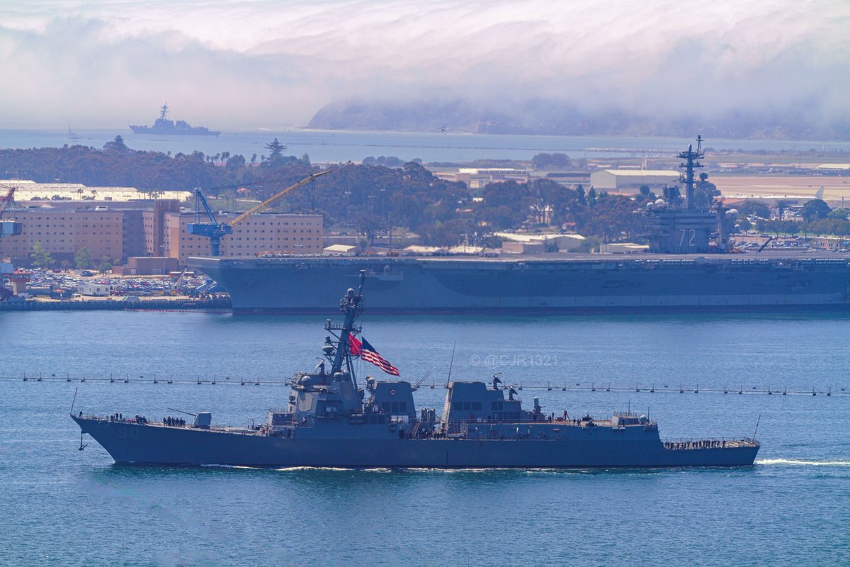WarshipCam's tweet photo. USS Chafee (DDG 90) Arleigh Burke-class Flight IIA guided missile destroyer coming into San Diego - April 11, 2025 #usschafee #ddg90
SRC: TW-@cjr1321 https://t.co/bGUO0C0fg4