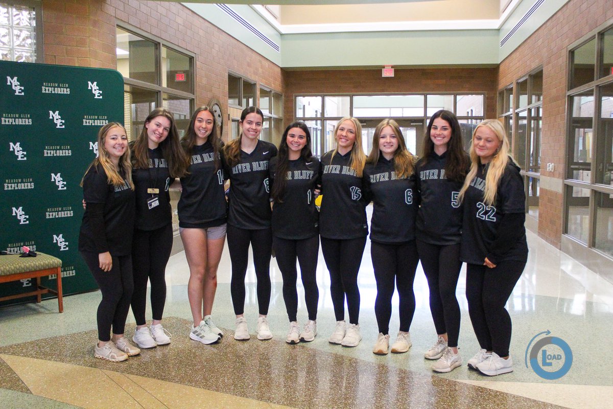 _mcprobus_'s tweet image. Lots of gators serving across 2 schools this morning! Such an awesome last Friday for @Gator_Athletics! Thanks for loving your feeder schools in such intentional ways this year and using your platform of student athlete for GOOD! #LOAD 🐊 🔄