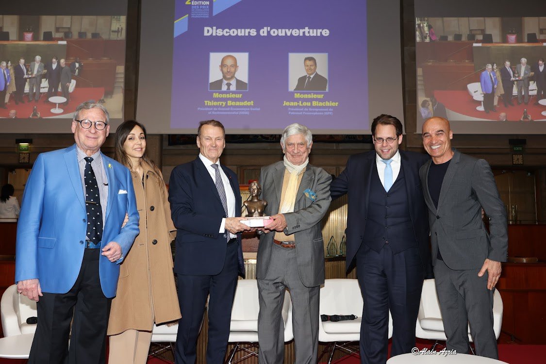 _TPLR's tweet photo. TPLR et ses délégués ont participé à la deuxième édition des Prix de l’excellence entrepreneuriale des diasporas  francophones organisée au CESE.
Merci à @ThierryBeaudet Président du conseil économique et social et environnemental ￼CESE 
Et à   @jeanloublachier Président du groupement du patronat francophone