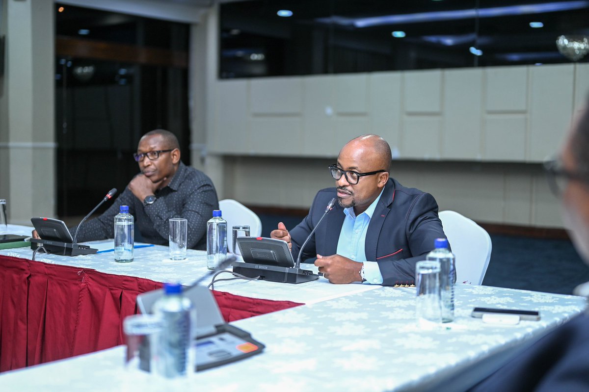 AdanHDuale's tweet photo. I had the distinct honor of joining the CEO of KICC, Mr. James Mwaura, and the esteemed leadership team of KICC in high-level discussions centered on strengthening KICC’s commitment to fostering meaningful partnerships with its partners... Read more https://t.co/7A0WFkNXEb https://t.co/bs4M80udQ8