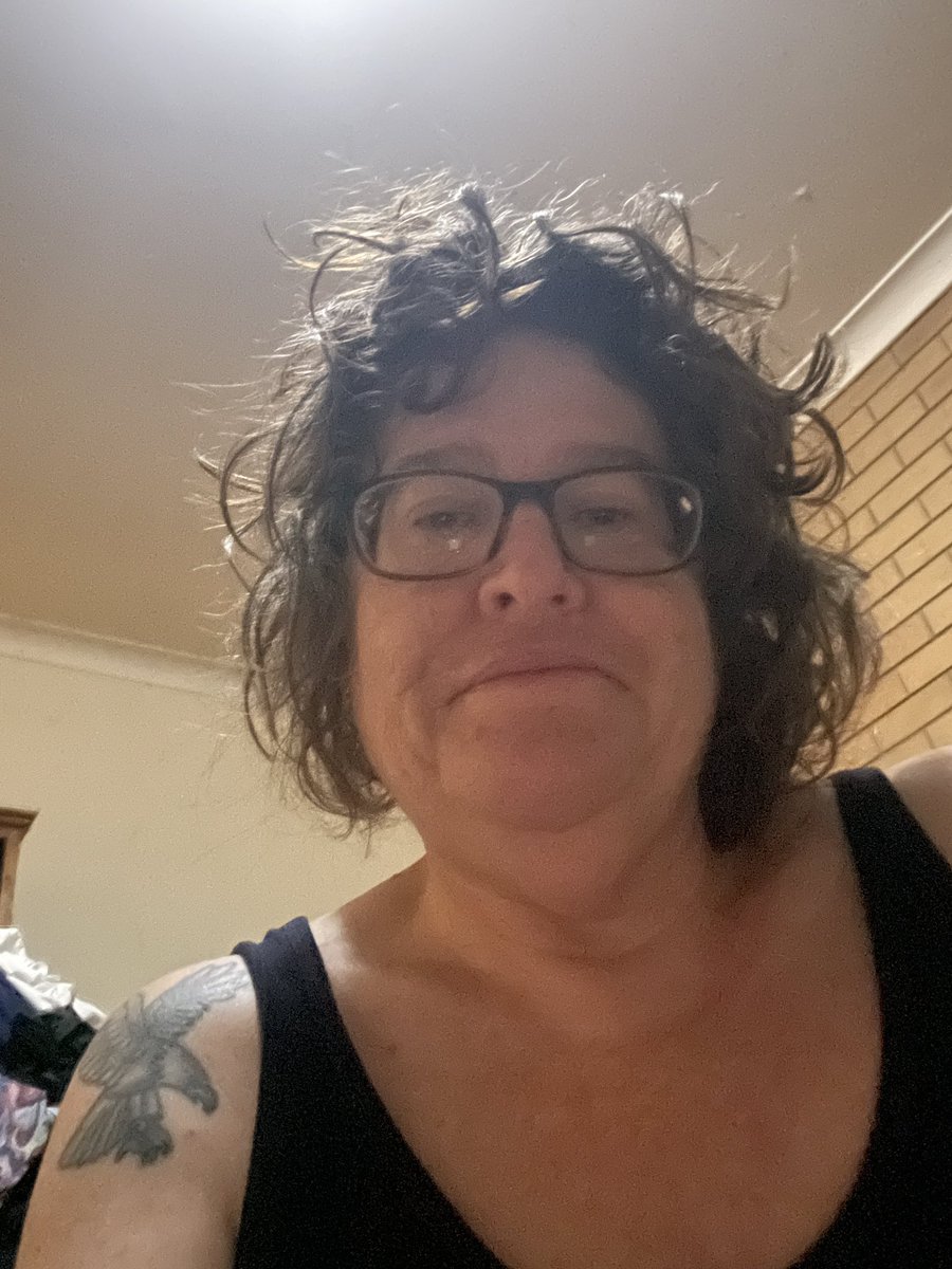 nellyGrumps tweet media