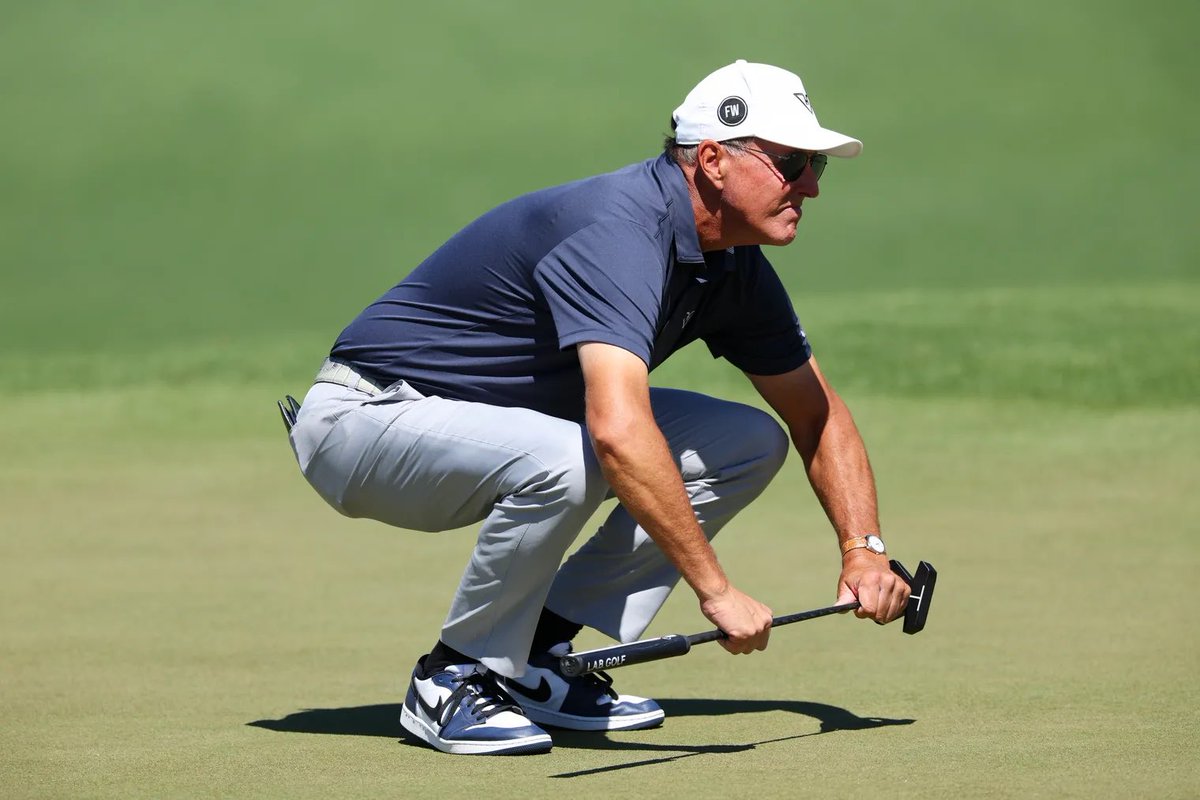 DivotRoom's tweet photo. I’ve been watching the Masters all day and this is one of many observations:

Phil Mickelson has that personality of a Dad that divorced his kids Mom when they were teenagers and they never forgave him because he cheated on their Mom. @PhilMickelson @PGATOUR  @TheMasters #golf https://t.co/QEFSULtLOl