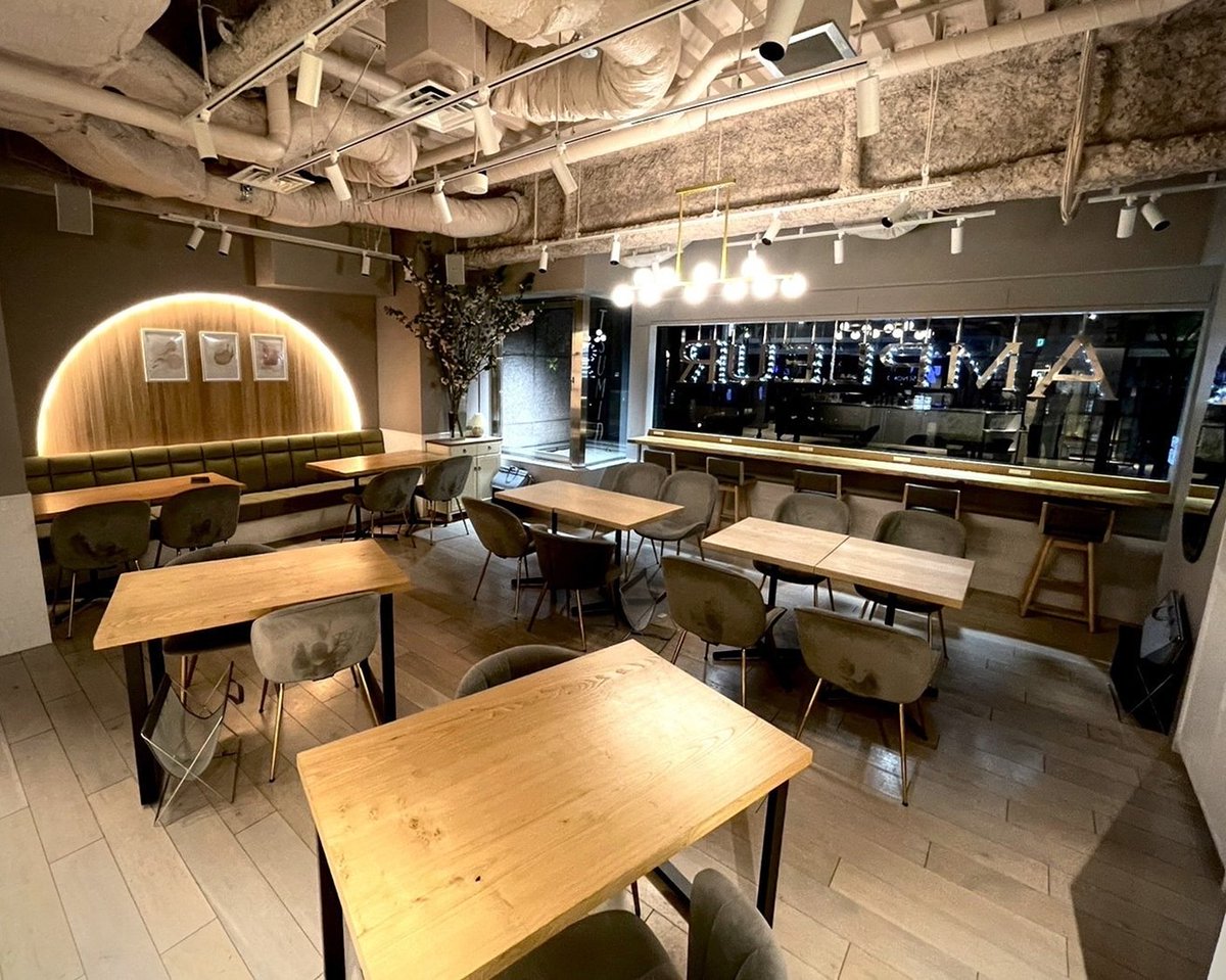 6ko_ch's tweet photo. 初デートで外さない銀座の穴場、MARK CAFE&amp;GRILL。韓国っぽインテリアが可愛いと女性ウケ抜群。静かで話しやすく、大きな窓とソファ席が雰囲気◎。マッチングアプリの初デートはここ、かなりおすすめです。 https://t.co/bQs05L7YwW