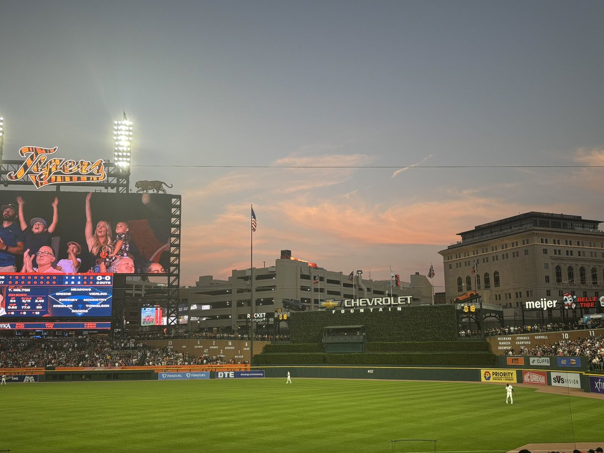 _ellabright's tweet photo. @cowboymiggy i love u comerica park 🫶🫶 https://t.co/3cGSvt2Bl2