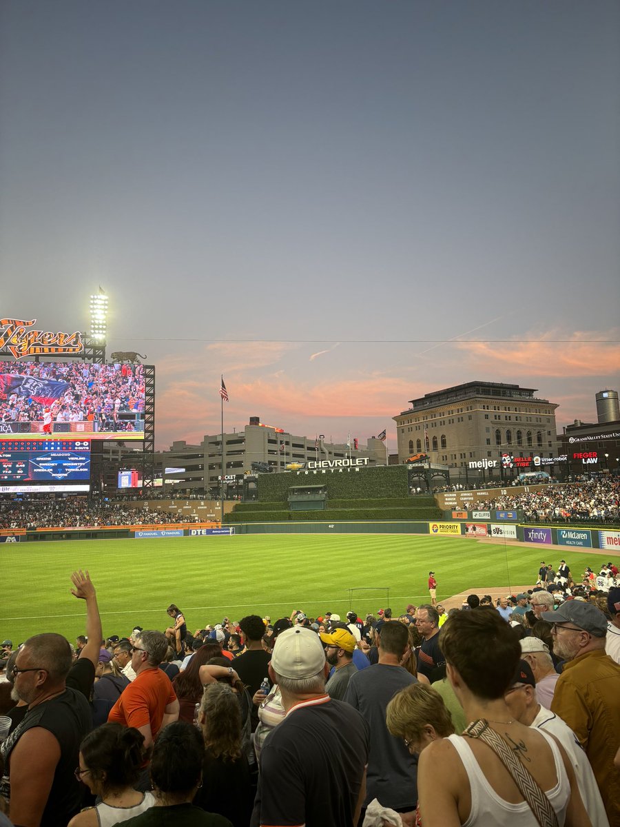 _ellabright's tweet photo. @cowboymiggy i love u comerica park 🫶🫶 https://t.co/3cGSvt2Bl2