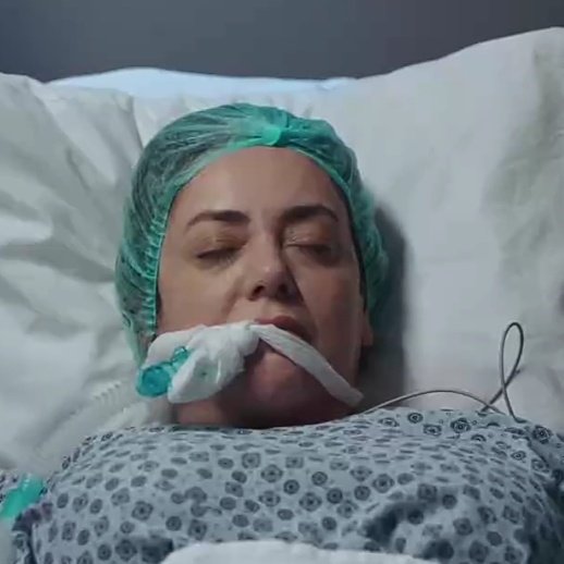 Ölmeyen Nilay'a gelince klipler,değmen benim gamlı yaslı gönlüme diye duygusal şarkılar;Ölen Pinkoya gelince dizi fon müziği.Fıkra bu kadar #KızılcıkŞerbeti