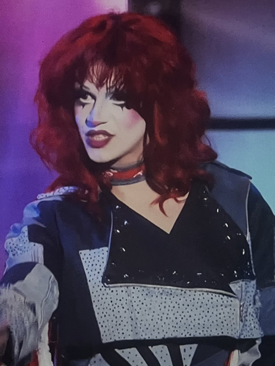 stardustsang's tweet photo. “the lesbos are gonna live for this honey” - jewels sparkles https://t.co/RbpxdHV897